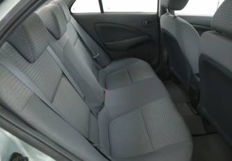 Подержанный автомобиль Nissan Almera Classic 2006 года (11 фото)