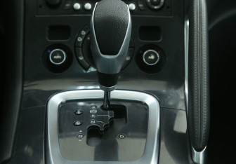 Подержанный автомобиль Peugeot 3008 2011 года (13 фото)
