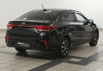 Подержанный автомобиль Kia Rio Sedan 2018 года (4 фото)