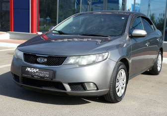 Подержанный автомобиль Kia Cerato Sedan 2010 года (3 фото)
