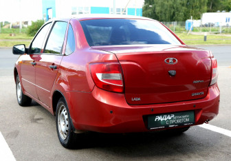 Подержанный автомобиль LADA (ВАЗ) Granta Sedan 2012 года (4 фото)
