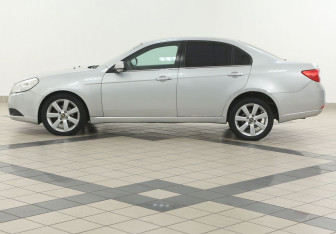 Подержанный автомобиль Chevrolet Epica 2010 года (7 фото)