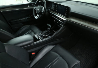 Подержанный автомобиль Kia K5 2020 года (16 фото)