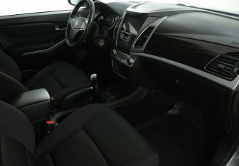 Подержанный автомобиль SsangYong Actyon 2014 года (9 фото)