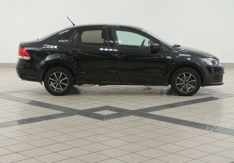 Подержанный автомобиль Volkswagen Polo Sedan 2014 года (5 фото)