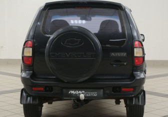 Подержанный автомобиль Chevrolet Niva 2006 года (3 фото)