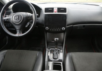Подержанный автомобиль Honda Accord Sedan 2007 года (12 фото)
