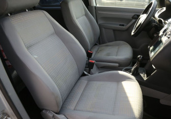 Подержанный автомобиль Volkswagen Caddy Compactvan 2007 года (10 фото)