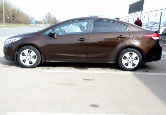 Подержанный автомобиль Kia Cerato Sedan 2018 года (8 фото)