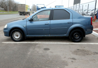 Подержанный автомобиль Renault Logan Sedan 2013 года (8 фото)
