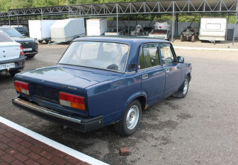Подержанный автомобиль LADA (ВАЗ) 2107 2007 года (7 фото)