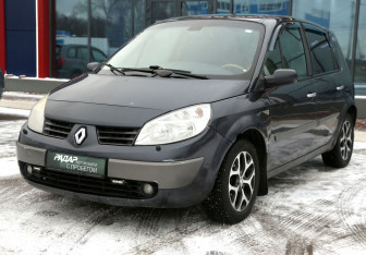 Подержанный автомобиль Renault Scenic 2004 года (3 фото)