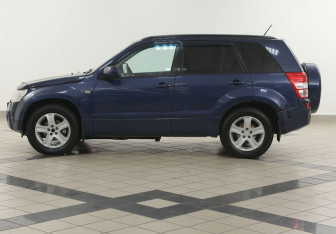 Подержанный автомобиль Suzuki Grand Vitara 2007 года (7 фото)