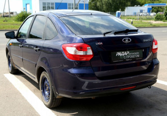 Подержанный автомобиль LADA (ВАЗ) Granta Liftback 2015 года (4 фото)