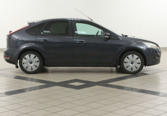 Подержанный автомобиль Ford Focus Hatchback 2008 года (5 фото)
