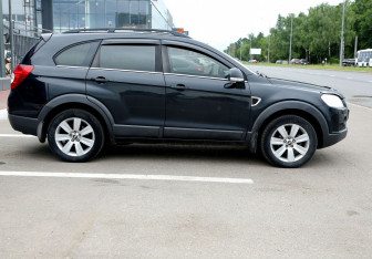 Подержанный автомобиль Chevrolet Captiva 2009 года (7 фото)