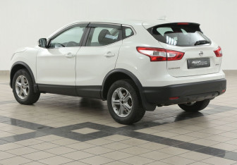 Подержанный автомобиль Nissan Qashqai 2018 года (2 фото)