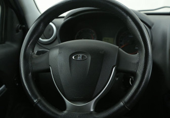 Подержанный автомобиль LADA (ВАЗ) Kalina Hatchback 2016 года (16 фото)