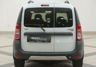 Подержанный автомобиль LADA (ВАЗ) Largus Wagon 2016 года (3 фото)