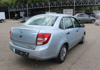 Подержанный автомобиль LADA (ВАЗ) Granta Sedan 2014 года (7 фото)