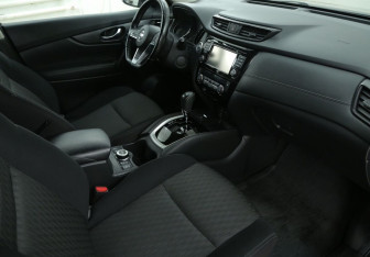 Подержанный автомобиль Nissan X-Trail 2019 года (9 фото)