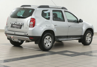 Подержанный автомобиль Renault Duster 2012 года (4 фото)