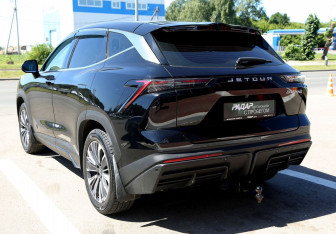 Подержанный автомобиль Jetour Dashing 2023 года (4 фото)