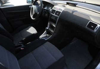 Подержанный автомобиль Peugeot 307 Hatchback 2005 года (9 фото)