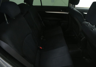 Подержанный автомобиль Subaru Outback Wagon 2010 года (11 фото)