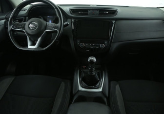 Подержанный автомобиль Nissan Qashqai 2019 года (14 фото)
