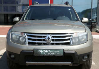Подержанный автомобиль Renault Duster 2013 года (2 фото)