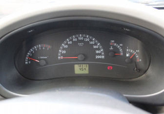 Подержанный автомобиль LADA (ВАЗ) Kalina Hatchback 2012 года (14 фото)