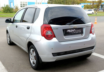 Подержанный автомобиль Chevrolet Aveo Hatchback 2011 года (4 фото)