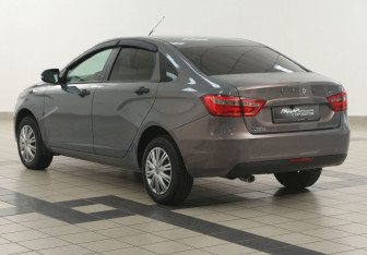 Подержанный автомобиль LADA (ВАЗ) Vesta Sedan 2019 года (2 фото)