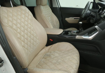 Подержанный автомобиль Peugeot 3008 2012 года (10 фото)