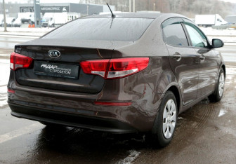 Подержанный автомобиль Kia Rio Sedan 2016 года (6 фото)
