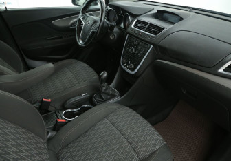 Подержанный автомобиль Opel Mokka 2012 года (9 фото)