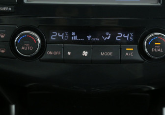 Подержанный автомобиль Nissan Teana 2014 года (21 фото)