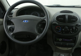 Подержанный автомобиль LADA (ВАЗ) Kalina Wagon 2011 года (14 фото)