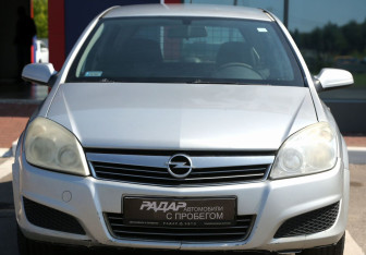 Подержанный автомобиль Opel Astra Wagon 2009 года (2 фото)