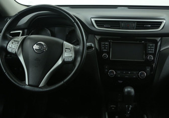 Подержанный автомобиль Nissan X-Trail 2018 года (14 фото)