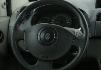 Подержанный автомобиль Renault Kangoo 2008 года (16 фото)