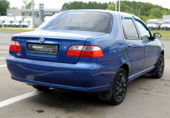 Подержанный автомобиль Fiat Albea 2011 года (6 фото)