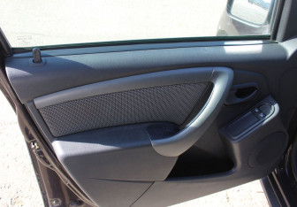 Подержанный автомобиль Renault Duster 2016 года (9 фото)