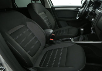 Подержанный автомобиль Renault Arkana 2020 года (10 фото)