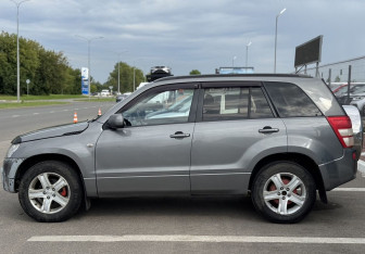 Подержанный автомобиль Suzuki Grand Vitara 2007 года (7 фото)