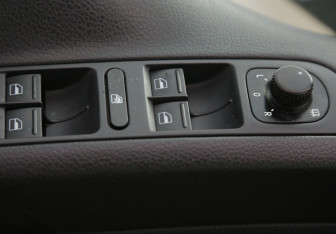 Подержанный автомобиль Volkswagen Tiguan 2012 года (18 фото)