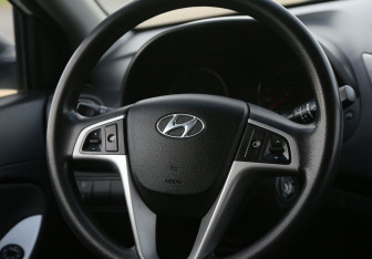 Подержанный автомобиль Hyundai Solaris Hatchback 2013 года (16 фото)