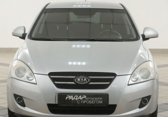 Подержанный автомобиль Kia Ceed Hatchback 2009 года (6 фото)