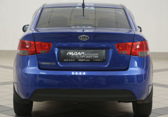 Подержанный автомобиль Kia Cerato Sedan 2010 года (3 фото)